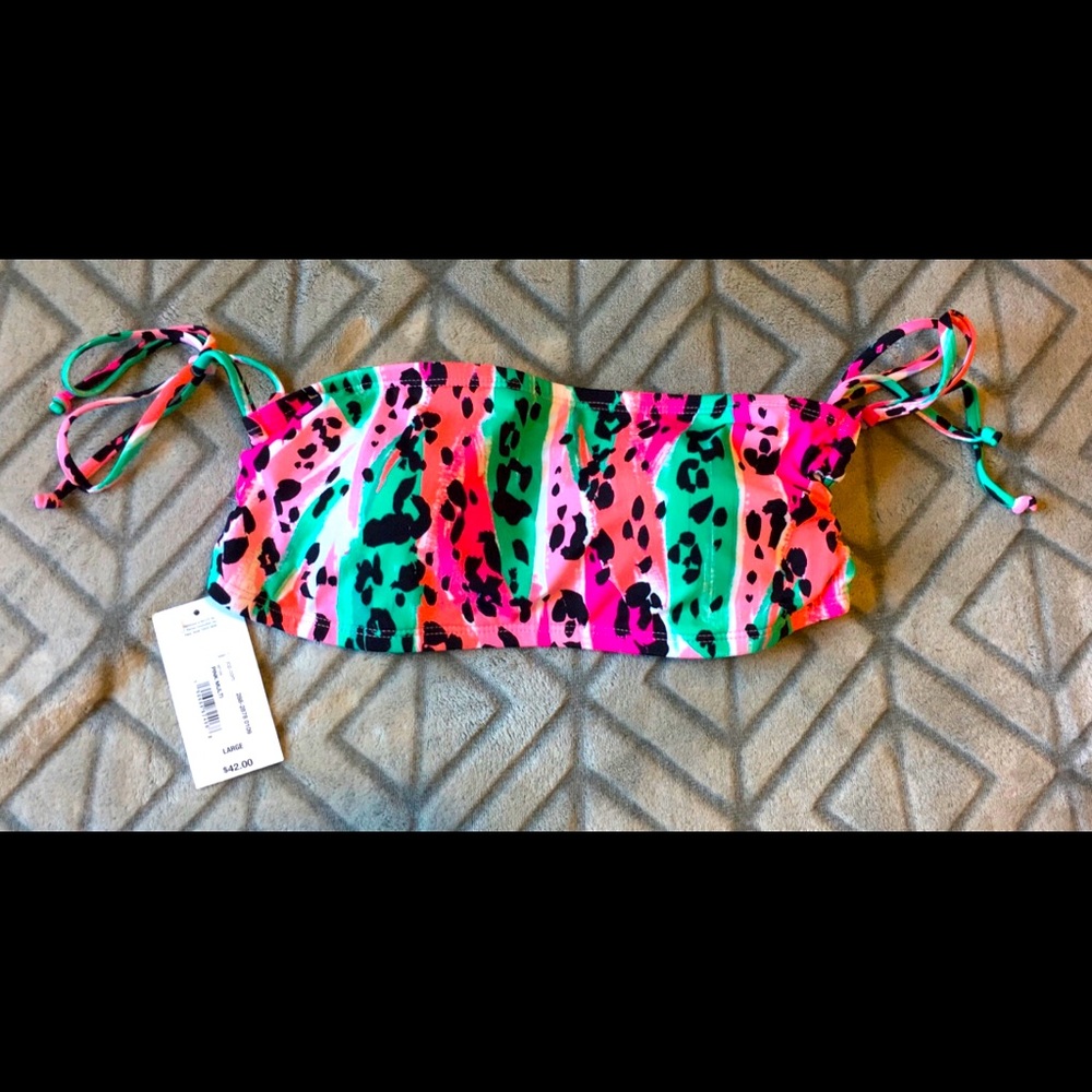 Women’s size large bathing suit top